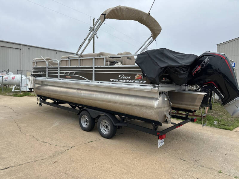 2023 Tracker Sport Fish 22 DLX