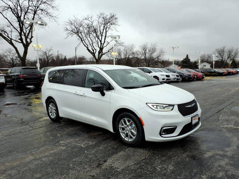 2026 Chrysler Pacifica Select