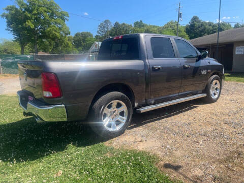2017 RAM 1500 SLT