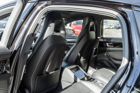 2018 Porsche Panamera 4