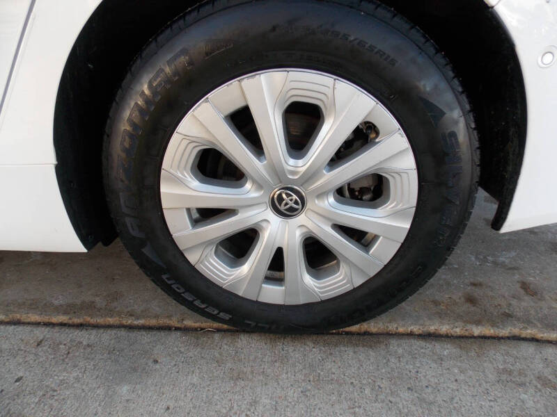 2021 Toyota Prius LE