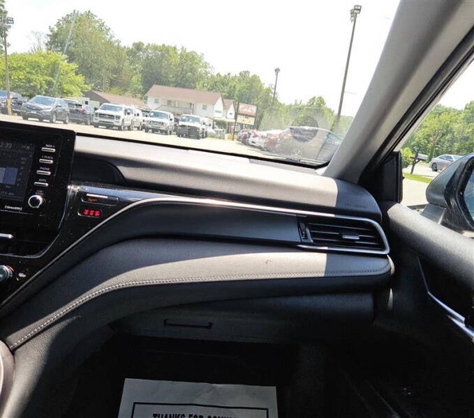 2022 Toyota Camry SE