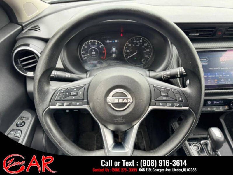 2022 Nissan Kicks SV