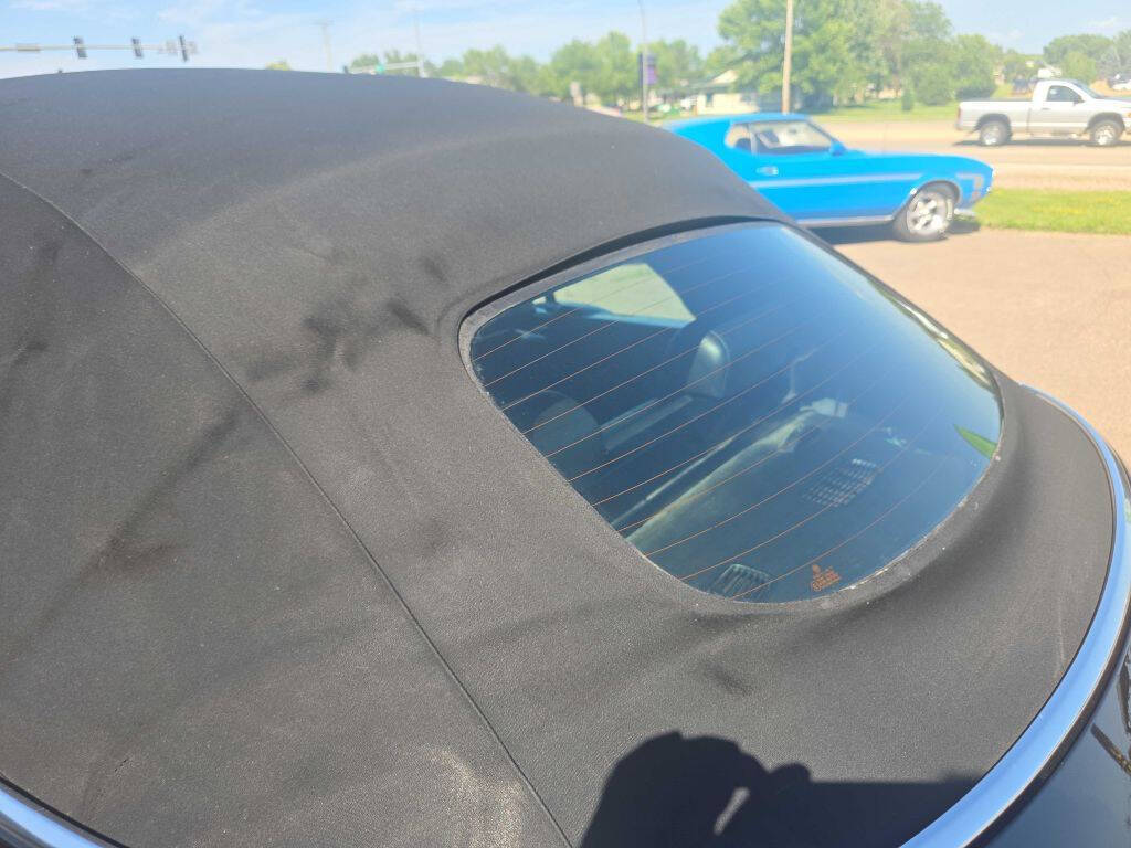 2008 Volkswagen New Beetle Convertible 12