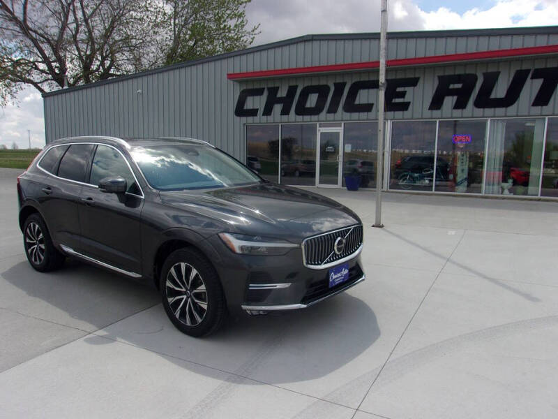 2023 Volvo XC60 B5 Plus Bright Theme AWD's photo