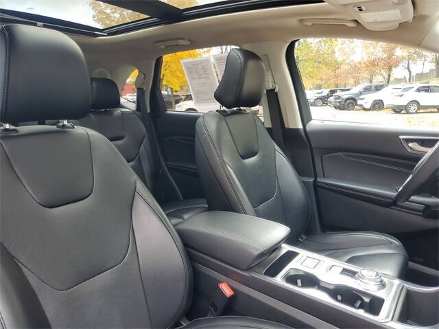 2022 Ford Edge for sale at Bowman Auto Center in Clarkston, MI