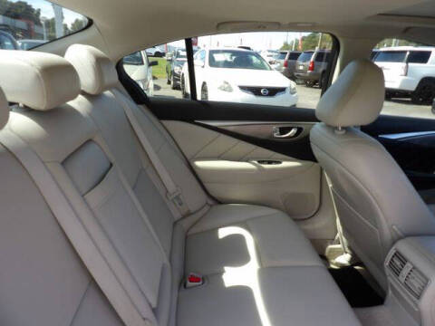 2015 Infiniti Q50 Premium