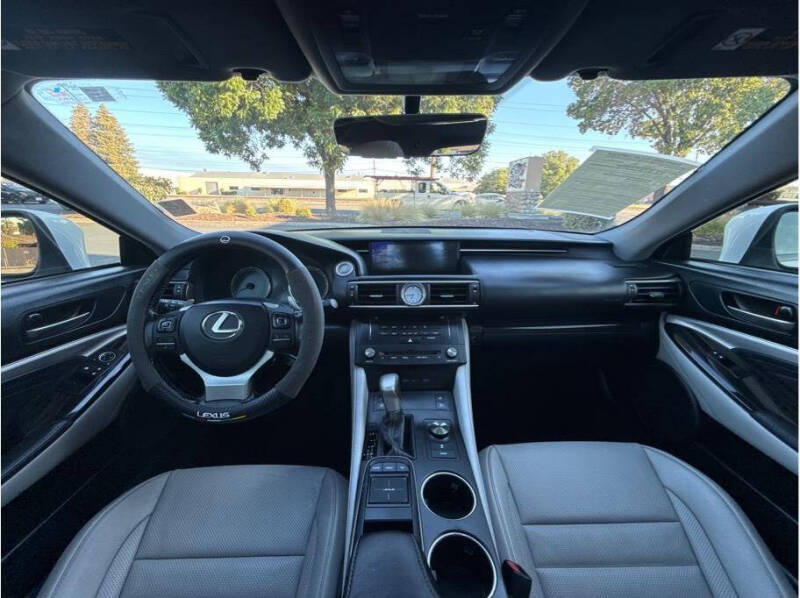 2016 Lexus RC 200t