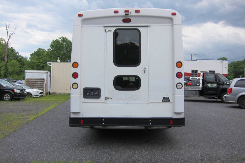 2016 Ford E-Series E-450 SD