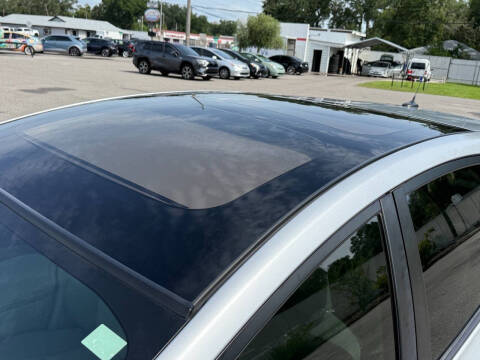 2013 Toyota Prius v Five