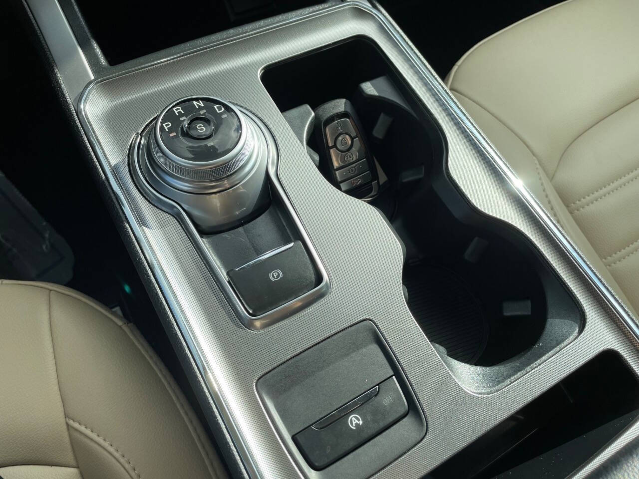 2022 Ford Edge SEL photo 20