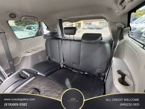 2013 Toyota Sienna SE 8-Passenger