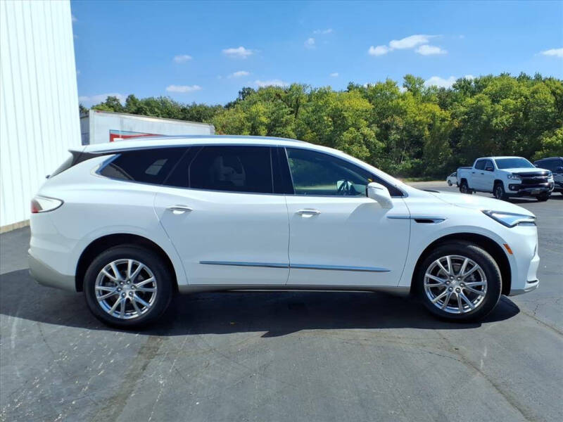 2022 Buick Enclave Essence