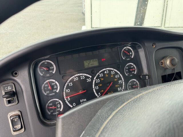 2007 Freightliner M2 106