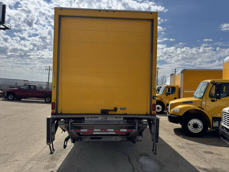 2019 Freightliner M2 106