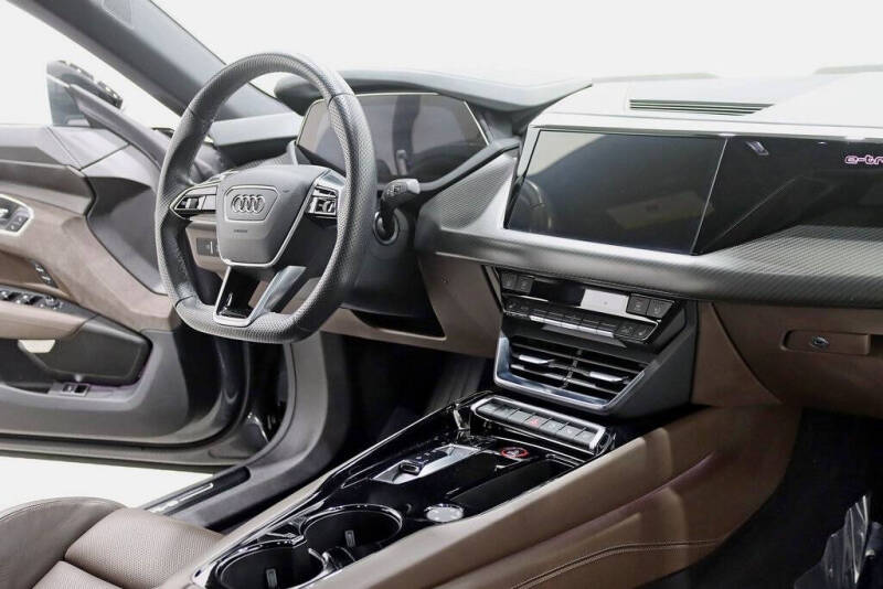 2023 Audi e-tron GT quattro Prestige