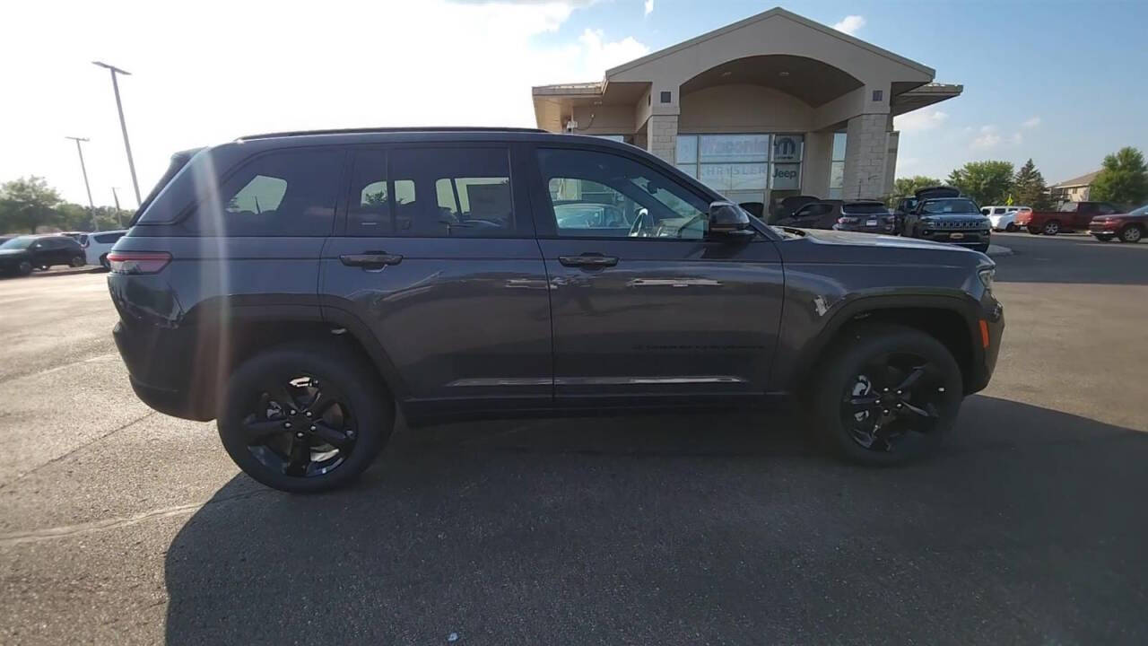 2024 Jeep Grand Cherokee for sale at Victoria Auto Sales in Victoria, MN