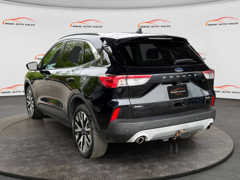 2020 Ford Escape SEL