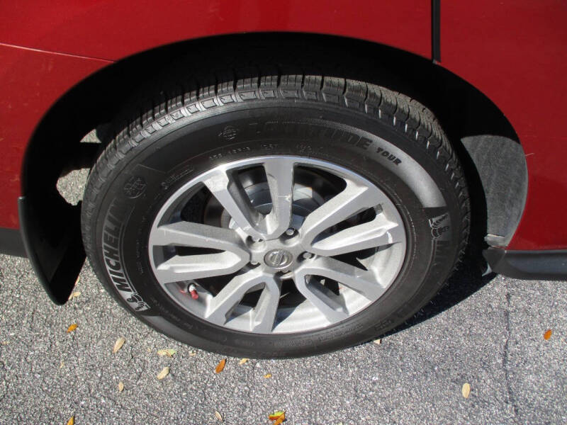 2016 Nissan Pathfinder SV