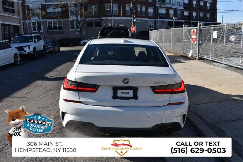 2022 BMW 3 Series 330e