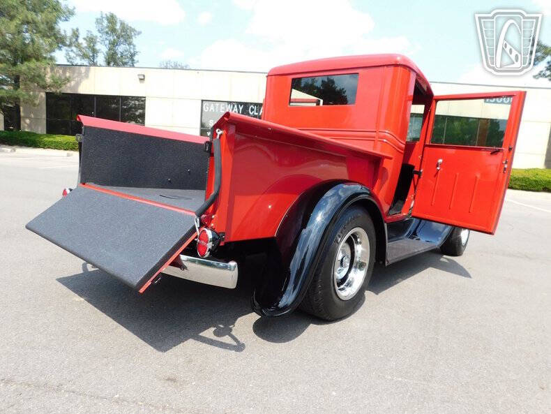1933 Chevrolet Apache
