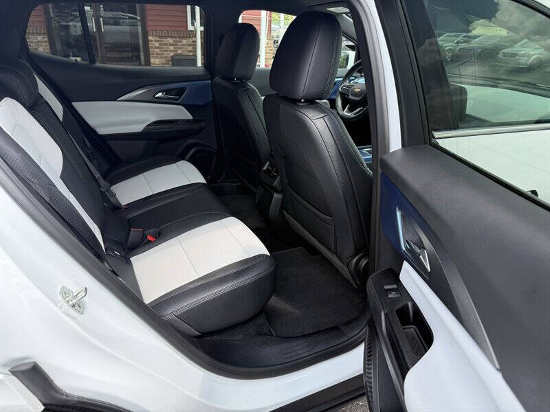 2025 Chevrolet Equinox EV LT 2
