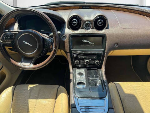 2019 Jaguar XJ R-Sport