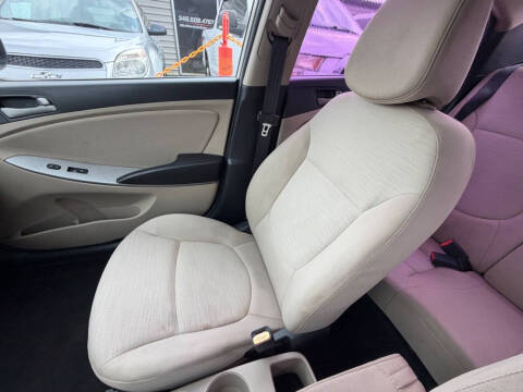 2016 Hyundai Accent SE