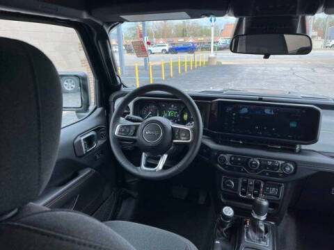2025 Jeep Wrangler Sahara 4xe