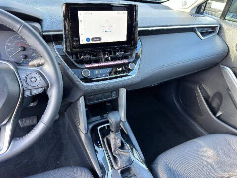 2024 Toyota Corolla Cross LE