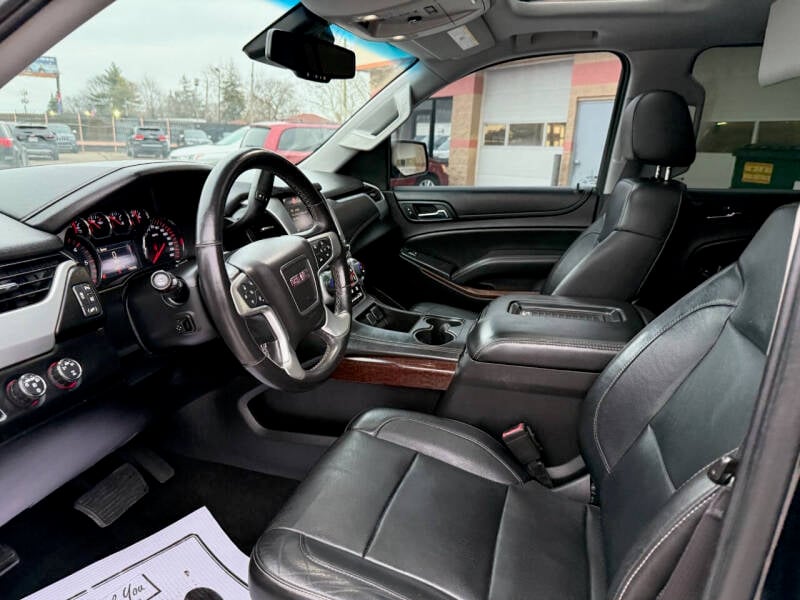 2015 GMC Yukon XL SLT photo 10