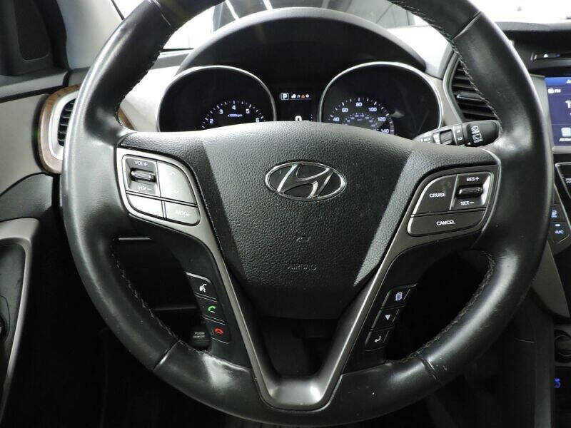 2017 Hyundai Santa Fe SE