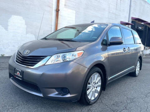 2014 Toyota Sienna LE 7-Passenger