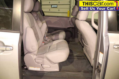 2017 Toyota Sienna XLE Premium 8-Passenger