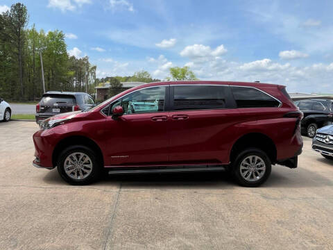 2026 Toyota Sienna LE 8-Passenger
