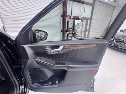 2020 Ford Escape Titanium