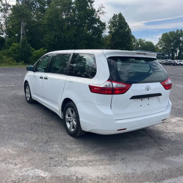 2017 Toyota Sienna L 7-Passenger