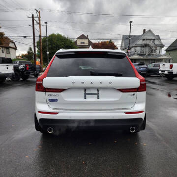 2020 Volvo XC60 T5 Momentum