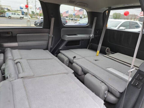 2016 Toyota Sequoia SR5