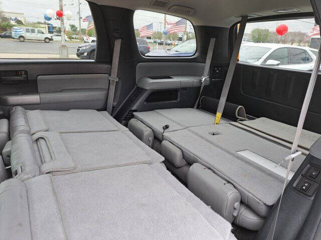 2016 Toyota Sequoia SR5