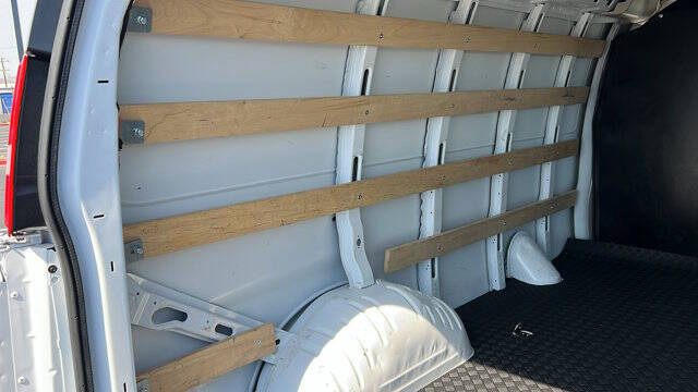 2024 Chevrolet Express 2500