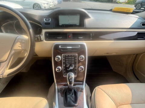 2016 Volvo XC70 T5 Platinum