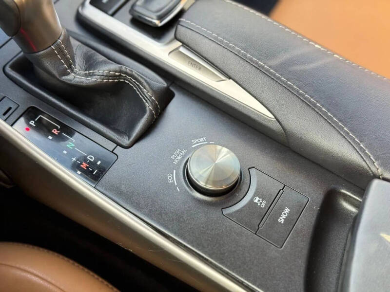 2017 Lexus IS 300