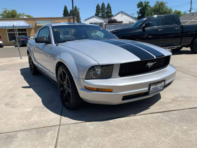 2006 Ford Mustang V6 Deluxe