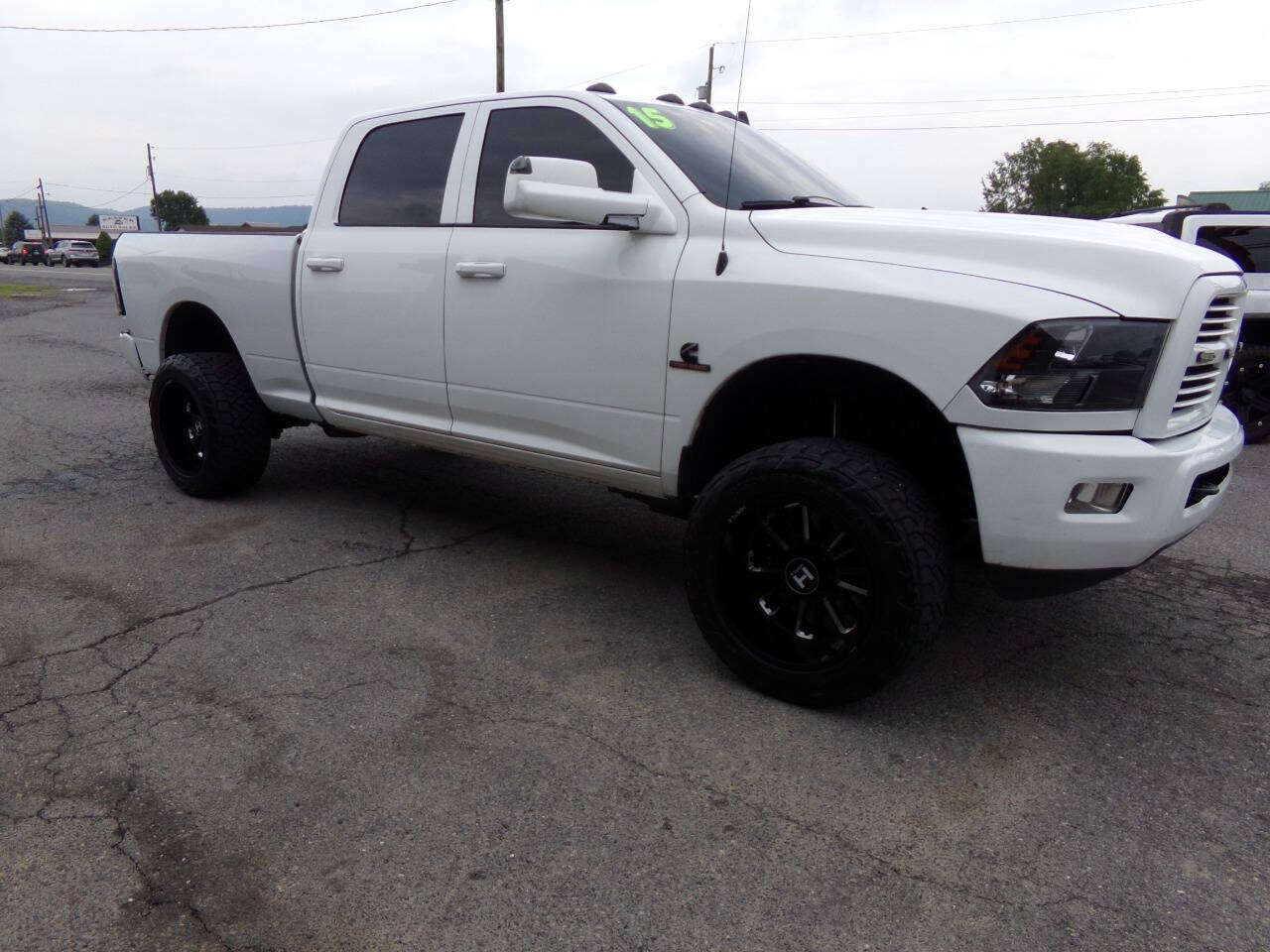 View vehicle photo 3