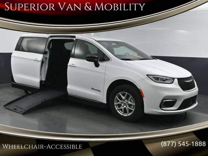 2024 Chrysler Pacifica Touring