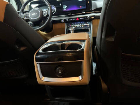 2024 Kia Carnival EX