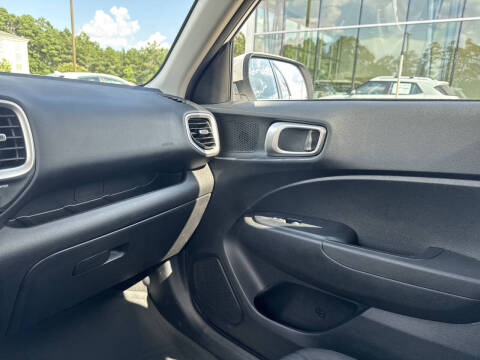 2025 Hyundai Venue SE