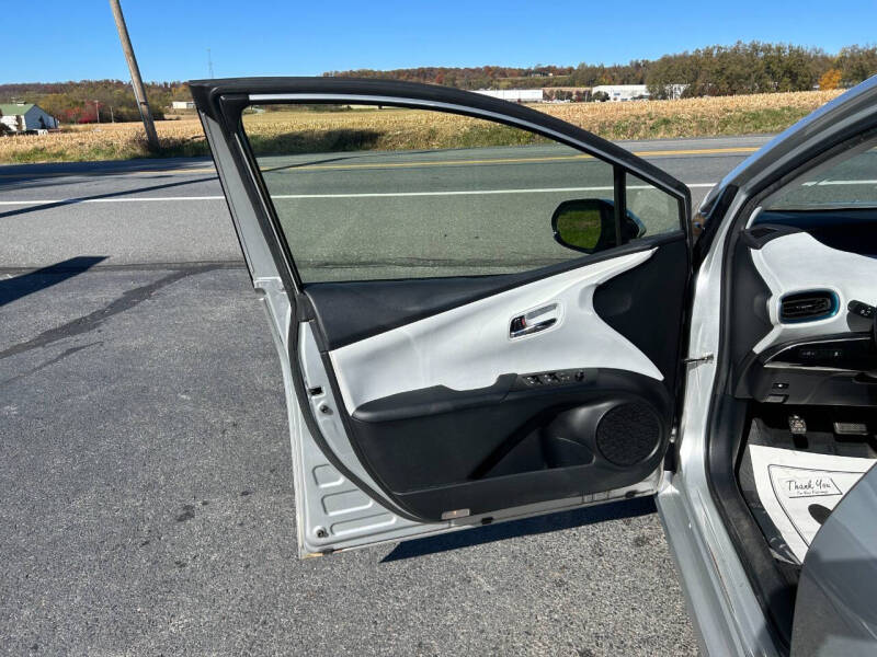 2016 Toyota Prius Three