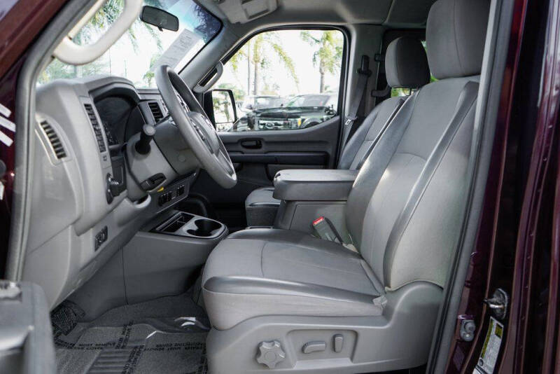 2013 Nissan NV 3500 HD SV